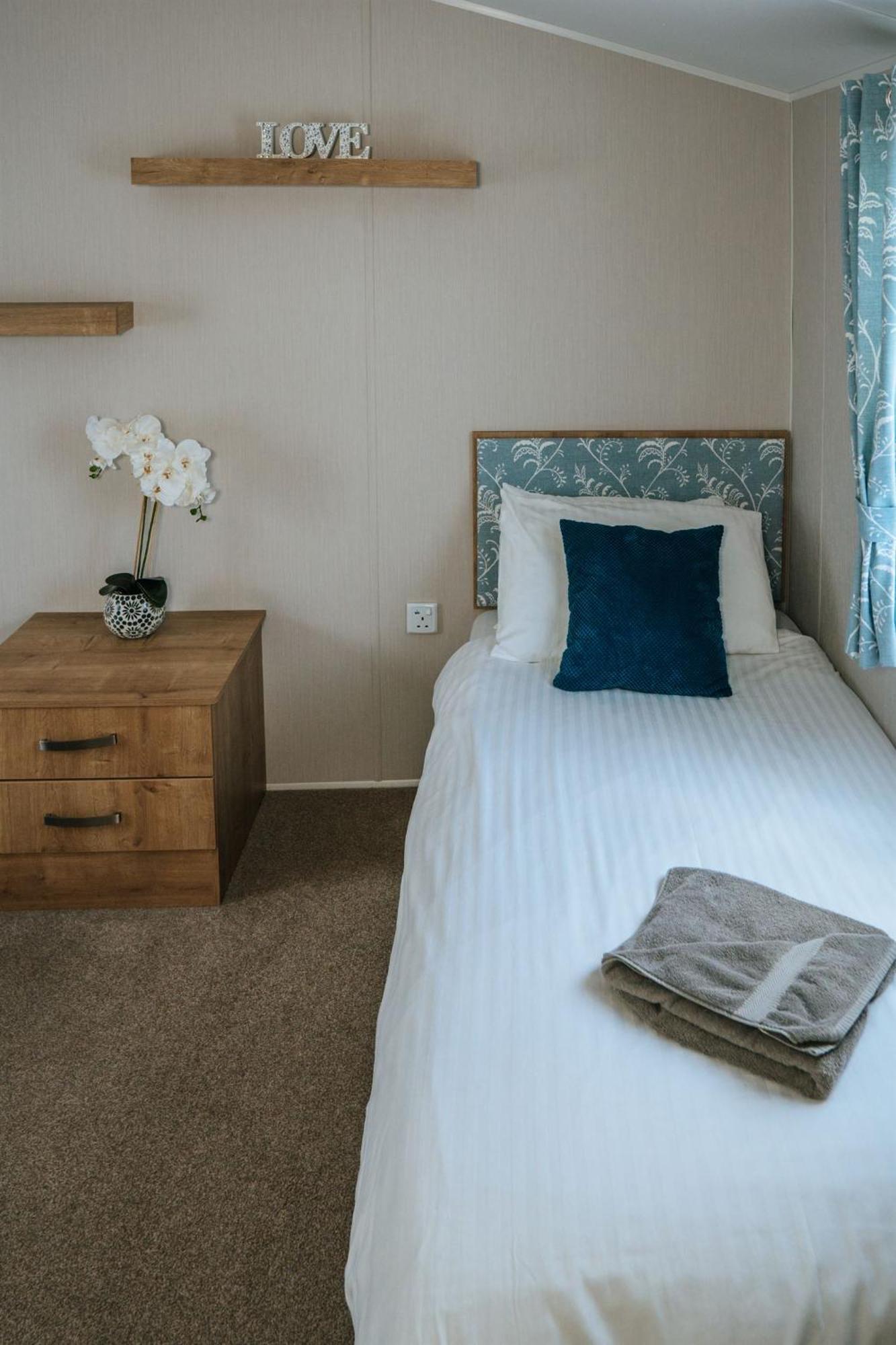 Callander Woods Holiday Park Room photo